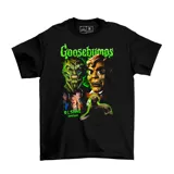 Remera negra de manga corta con estampa frontal inspirada en la serie Goosebumps, presentando personajes icónicos y el logo en color verde neón.