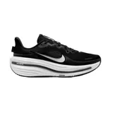 Championes Nike Winflo 12 de running, color negro con suela blanca y detalles en gris. Cuenta con amortiguación Air y Cushlon, diseño de malla transpirable y el logotipo de la marca en el lateral.