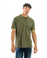 Chomba manga corta color borgoña con cuello clásico y borde azul marino.