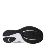 Championes Puma Skyrocket Lite 2 Alt, color beige claro con suela blanca y detalles en marrón. Cuentan con capellada de malla transpirable, amortiguación PUMALITE, plantilla SOFTFOAM+ y sistema de ajuste FIT PLUS.