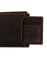 Billetera de cuero natural color café con costuras reforzadas en contraste. Cuenta con tarjetero extraíble, múltiples ranuras para tarjetas y tecnología de protección RFID.