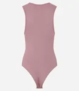 Body color marrón, sin mangas, con cuello halter y cierre en la entrepierna.