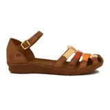 Sandalia de cuero con talón cerrado y pulsera ajustable con hebilla metálica. La capellada presenta un diseño de tiras entrelazadas en tonos tierra, incluyendo marrón, naranja y beige, sobre una base de goma marrón.