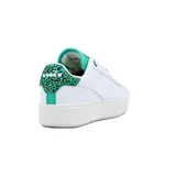 Championes urbanos Diadora modelo Set II, color blanco, con detalles en verde menta en el forro interior y lengüeta. Presentan una suela gruesa con textura acanalada en la puntera.