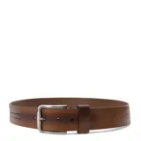 Cinturón de cuero color marrón tostado con efecto degradado, hebilla metálica de diseño clásico y pasador de cuero a tono.