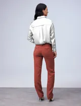 Pantalón de vestir negro, marca Zac & Rachel, con pretina con broches internos y cierre. Delantera y trasera con bolsillos.