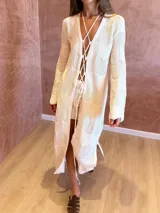 Short de tejido de punto color marrón, con cordón ajustable en la cintura y patrón texturizado en zigzag.