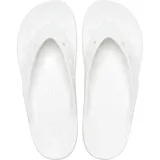 Ojotas Crocs modelo Classic Flip Platform, color salmón/durazno, con plataforma elevada y tiras tipo ojota con orificios para dijes Jibbitz™.