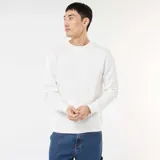 Buzo de cuello redondo confeccionado en felpa perchada, de corte estándar y diseño liso en color blanco.
