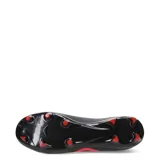 Championes de fútbol Umbro modelo Victory HG, diseñados para terrenos firmes. Presentan una combinación de colores negro y rojo, con capellada sintética texturizada para un mejor control del balón y una estructura ergonómica sin cordones para mayor ajuste.