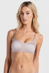 Soutien color rosa claro, sin relleno y con breteles finos.