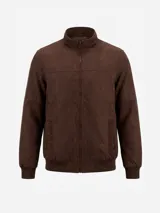 Campera de estilo casual confeccionada en tejido tipo gamuza color marrón, con cierre frontal completo, cuello alto y puños elásticos acanalados.