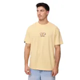 Remera amarilla de manga corta con cuello redondo y logo estampado en el pecho.
