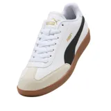 Championes Puma 9T blancos con detalles en verde y beige, suela color caramelo.