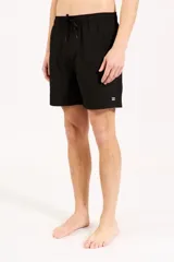 Short de baño Billabong modelo Core LB 16, color negro, con cintura elástica ajustable mediante cordón y bolsillos laterales.
