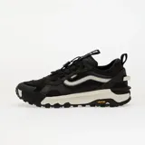 Championes Vans Crosspath XC de diseño técnico y todoterreno. Presentan una parte superior de malla, ante y textiles en color negro con detalles en gris. Incorporan suela Vibram para mayor tracción, entresuela con amortiguación UltraCush y sistema de cordones con clip para un ajuste rápido.
