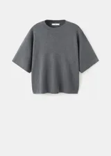 Chaleco de punto gris oscuro, de corte amplio, con escote redondo y mangas cortas.