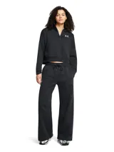 Pantalón deportivo Under Armour Icon Fleece para mujer, color negro, de corte holgado y pierna ancha, con cintura elástica ajustable con cordón, bolsillos laterales y logo estampado en la pierna izquierda.