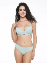 Vedetina verde claro con cintura elástica.