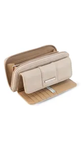 Billetera larga marca Lincoln's, color bordó con interior beige. Presenta un diseño con solapa frontal, múltiples compartimentos para tarjetas, visor y monedero con cierre.