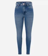 Jean skinny de tiro alto color azul, con diseño ajustado y efecto lavado.