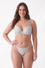 Bombacha tipo colaless de diseño melange en color gris, con detalles de encaje en los laterales y argollas metálicas en las tiras de la cintura.