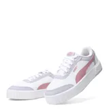 Championes urbanos Puma modelo Carina Mía, de diseño plataforma con base blanca. Presentan una combinación de colores blanco, lila y detalles en rosado, con el logo de la marca en el lateral y la lengüeta.