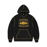 Hoodie negro con costuras en contraste color amarillo, estampado frontal con logo y leyenda 'Corteiz Rules The World'. Cuenta con bolsillo tipo canguro y capucha.