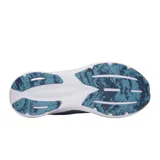 Championes de running Under Armour Charged Assert 11, color celeste con entresuela blanca, detalles en gris y suela con estampado tipo camuflado en tonos azules. Incorporan el logo de la marca en el lateral.