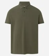 Remera polo de corte comfort, confeccionada en algodón peruano de alta calidad. Presenta cuello clásico con tapeta de botones y mangas cortas. Diseño liso y texturizado, ideal para un look casual y fresco.