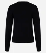 Cardigan de punto negro, de corte clásico, con cuello redondo, manga larga y cierre frontal de botones.