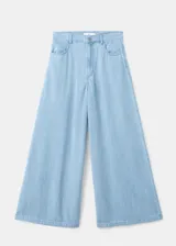 Jeans de corte palazzo y tiro regular, confeccionados en denim suave de color celeste claro.