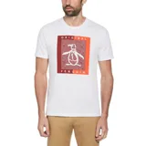 Remera blanca de algodón con estampa frontal de un pingüino dentro de un recuadro con fondo de hojas y las palabras "Original Penguin" en rojo y naranja.