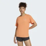 Remera deportiva Adidas de manga corta, color naranja, con cuello redondo y logo reflectivo en el pecho. Confeccionada con tecnología Climacool para absorción de sudor y diseño ergonómico para mayor libertad de movimiento.