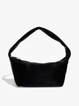 Bolso de hombro Adidas de diseño curvo, color negro, decorado con aplicaciones de pedrería brillante en los laterales y logo de la marca estampado en el centro.