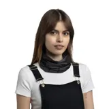 Cuello multifuncional Buff Coolnet Uv® Wety Graphite, color negro con logo de la marca.