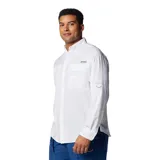 Camisa de manga larga Columbia modelo Tamiami II, color blanco, con cuello abotonado, dos bolsillos frontales con solapa y ventilación en la espalda. Confeccionada en tejido técnico ultraligero con protección solar y propiedades de evaporación avanzada.