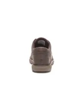 Zapato de cuero marrón con cordones, diseño casual con costuras reforzadas y logo de la marca en el lateral y la lengüeta. Cuenta con entresuela de EVA y suela de goma dentada para mayor tracción.
