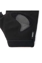 Guantes de entrenamiento sin dedos Puma TR ESS Gloves, color negro, con diseño ergonómico, palma acolchada para mayor agarre y protección, cierre ajustable con velcro y logo reflectante de la marca.