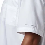 Camisa de manga corta Columbia Tamiami II para hombre, color blanco. Confeccionada en tejido ripstop de poliéster, con protección solar UPF 40, tecnología Omni-Wick de evaporación avanzada y tratamiento antimicrobiano. Cuenta con ventilación de malla en la espalda y dos bolsillos frontales con cierre.