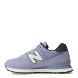 Championes urbanos New Balance modelo 574, color celeste, confeccionados en gamuza y malla, con logo N característico en los laterales y entresuela ENCAP.