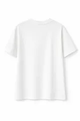 Remera de cuello redondo y manga corta, color blanco, con estampa central en forma de corazón que simula una marca de labios, con la palabra 'Heartbreaker' superpuesta en tipografía cursiva.
