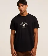 Remera de algodón color negro, con cuello redondo, manga corta y estampa frontal de un oso con lettering que dice 'West Coast California State 1850'.