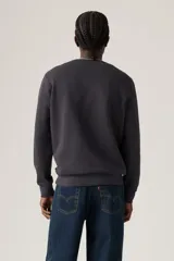 Buzo de cuello redondo color gris oscuro, con logo de Levi Strauss & Co. en relieve en el frente.