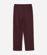 Pantalón masculino confeccionado en tejido de punto pesado con acabado liso, de corte recto y cintura elástica. Cuenta con bolsillos laterales funcionales.