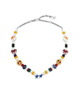 Collar corto de cuentas de colores con dije de estrella azul y símbolo de la paz.
