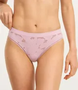 Kit de dos bombachas tipo bikini/tanga, una negra y una rosada, ambas con cintura elástica y detalles de encaje texturizado.