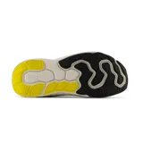 Championes de running New Balance Fresh Foam X Kaiha Road, color gris claro con detalles en negro y amarillo.