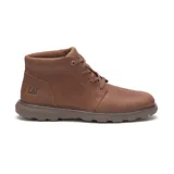 Bota de caña media Caterpillar modelo Trey 2.0, confeccionada en cuero nubuck color café. Presenta cierre con cordones, cuello acolchado, logo de la marca grabado en el lateral y en la lengüeta, y suela de goma resistente con entresuela de EVA.