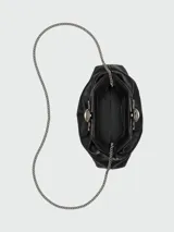 Clutch de mano Marc Jacobs modelo The Small Claw Clip, confeccionado en cuero negro con cierre superior metálico que simula un clip de pelo. Diseño minimalista y estructurado.